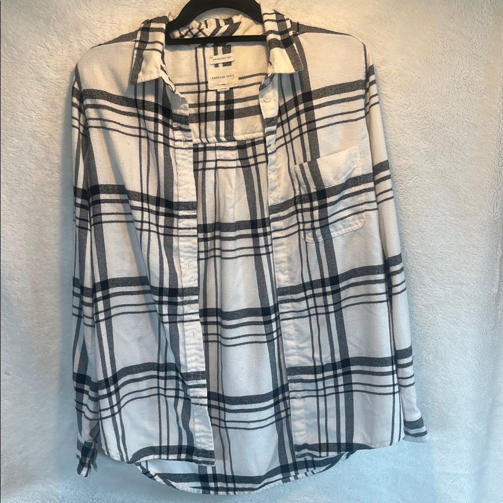 American Eagle flannel amazingly soft boyfriend fit size small